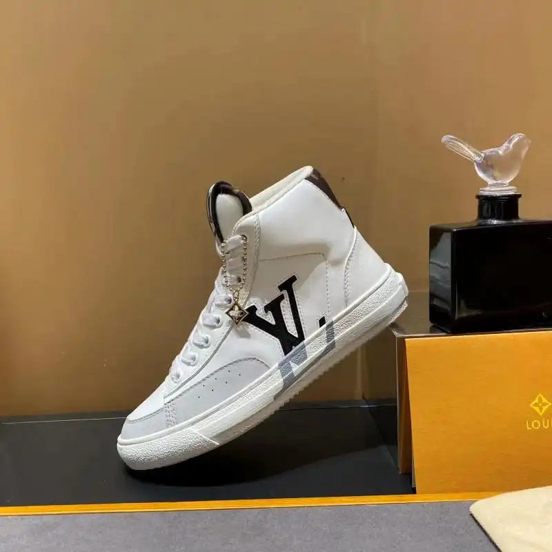 LV Shoes 2209MP0019