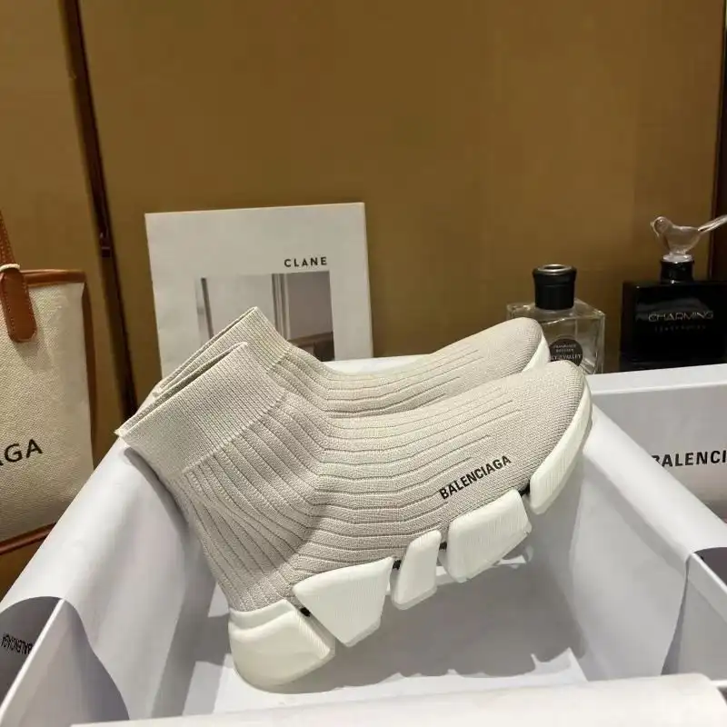 Balenciaga Shoes 2209MP0027