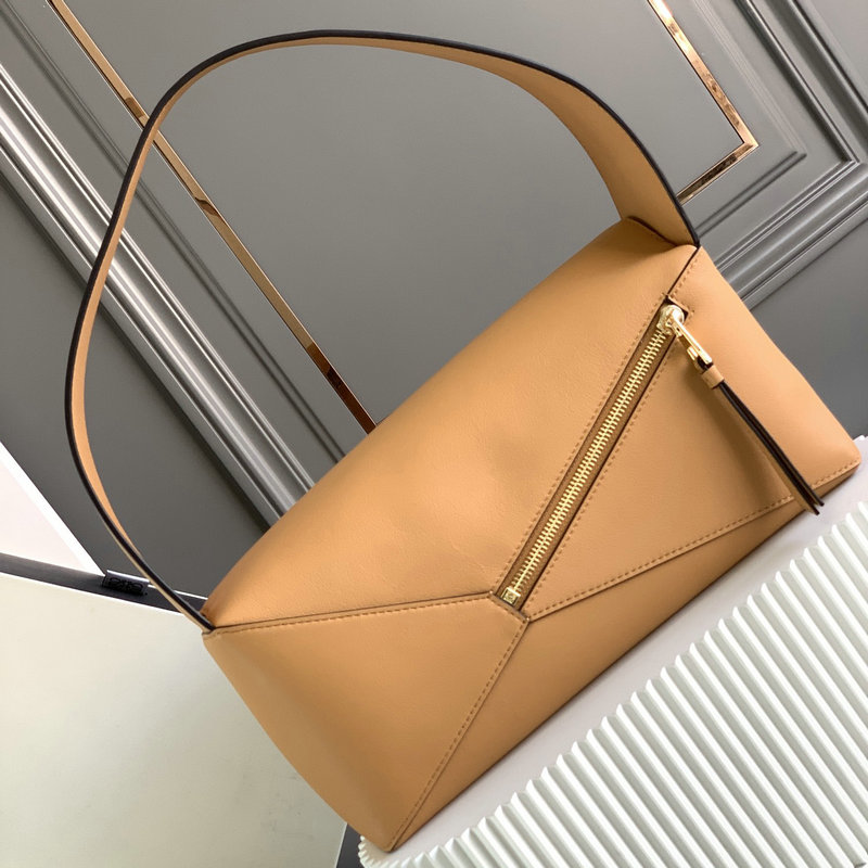 FASH Loewe Bag 2209SW0001