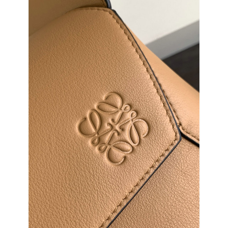 FASH Loewe Bag 2209SW0001