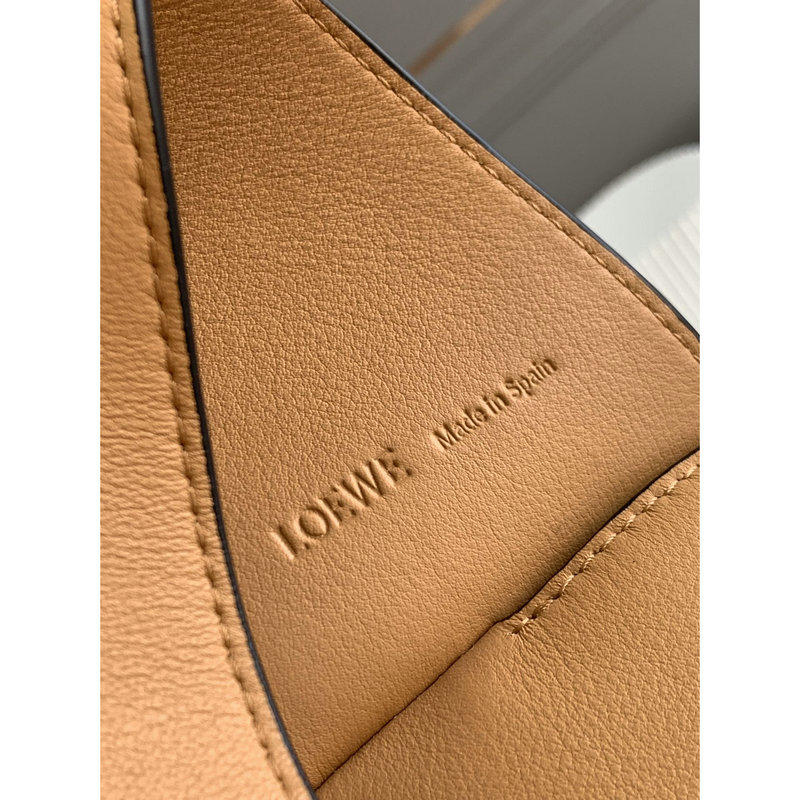 FASH Loewe Bag 2209SW0001