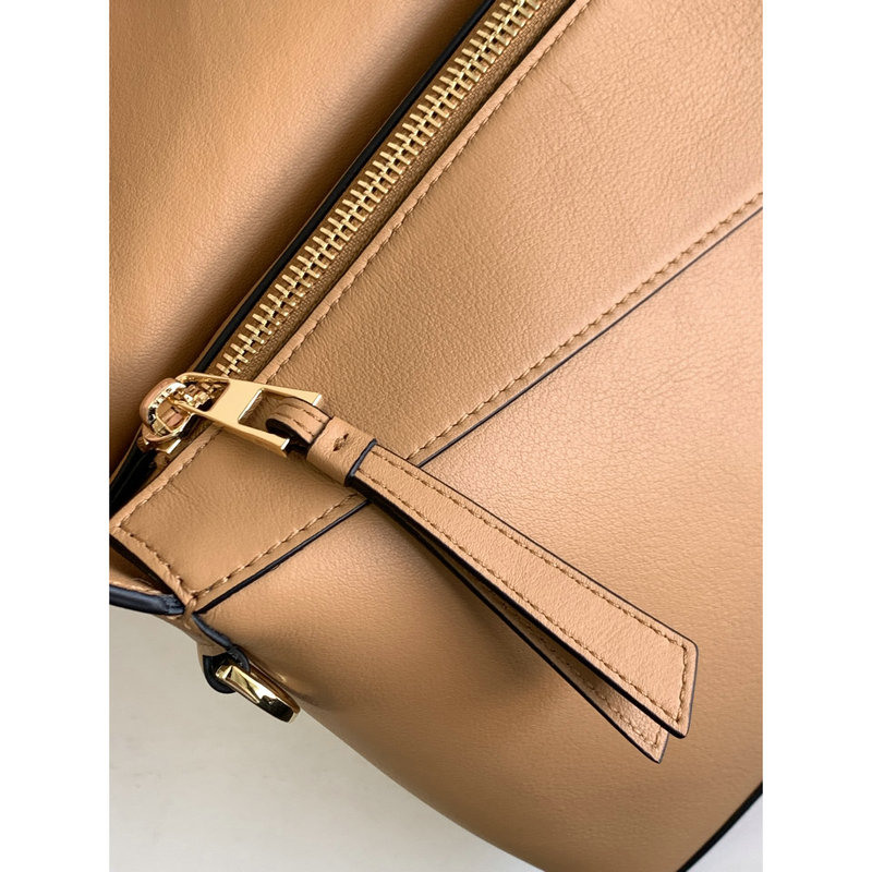 FASH Loewe Bag 2209SW0001