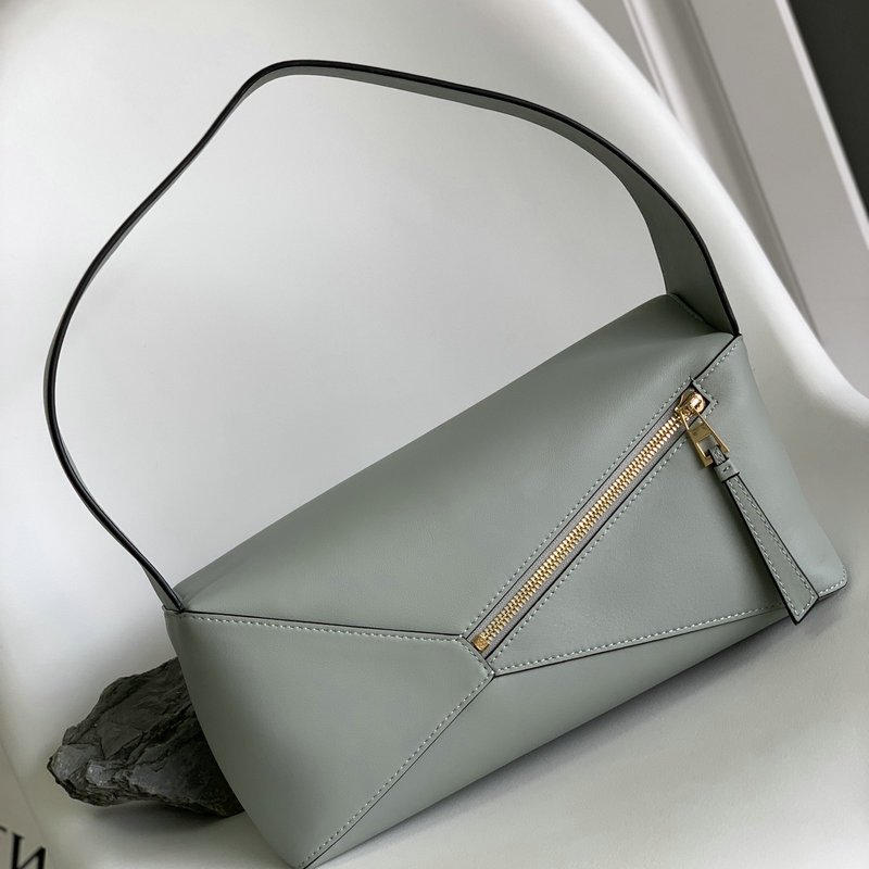 FASH Loewe Bag 2209SW0005