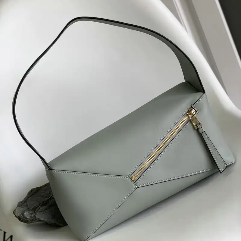 Loewe Bag 2209SW0005