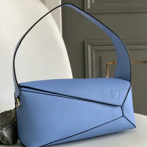 Loewe Bag 2209SW0006