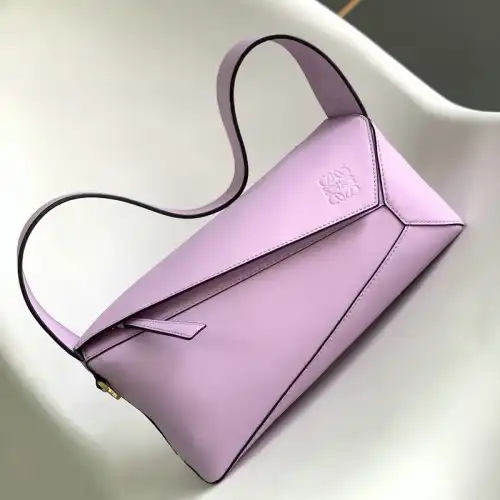 Loewe Bag 2209SW0007