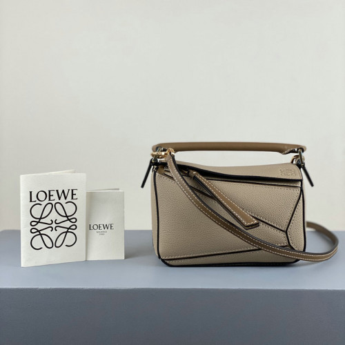 FASH Loewe Bag 2209SW0008