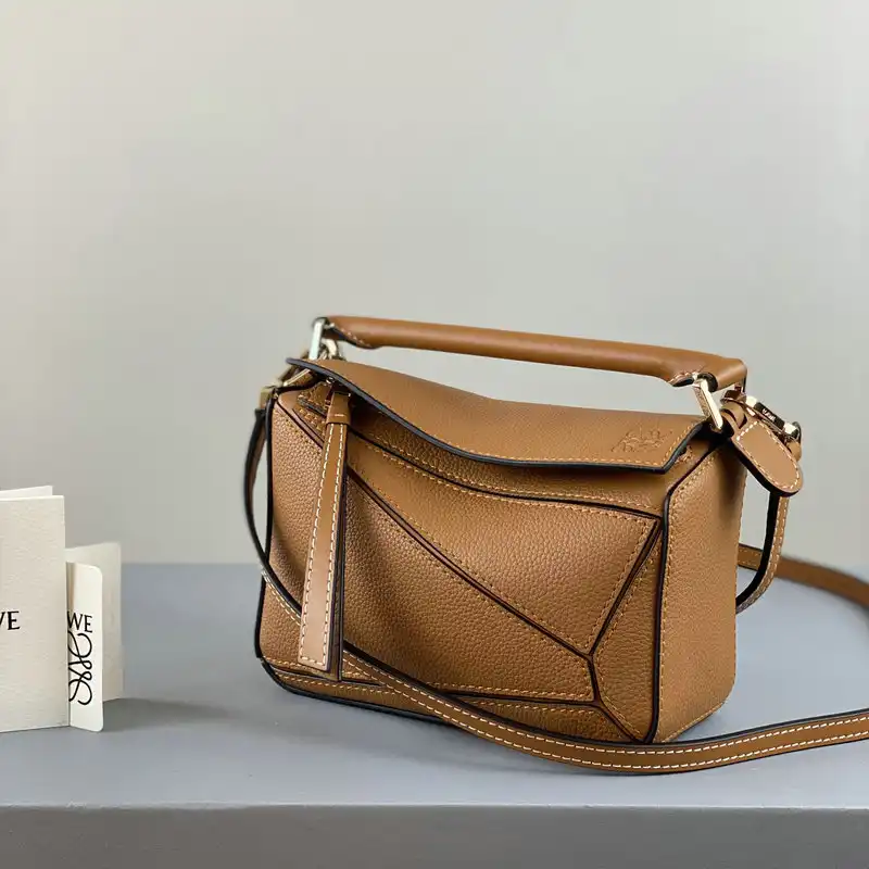 Loewe Bag 2209SW0009