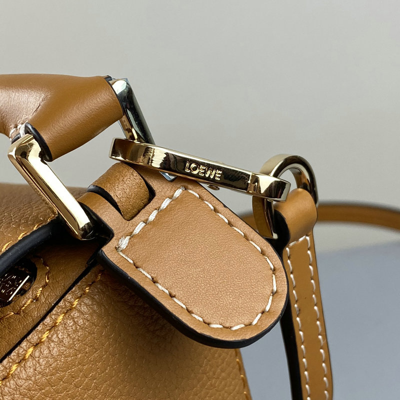 FASH Loewe Bag 2209SW0009