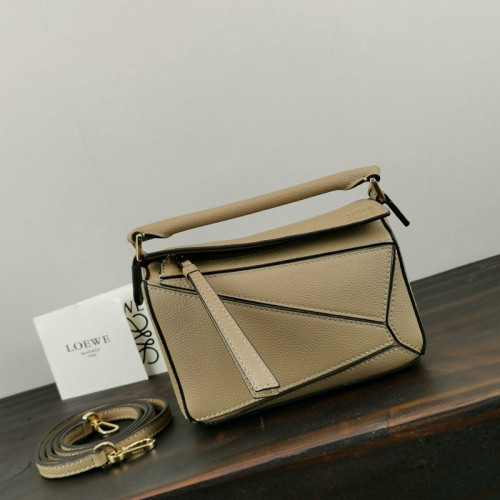 FASH Loewe Bag 2209SW0010