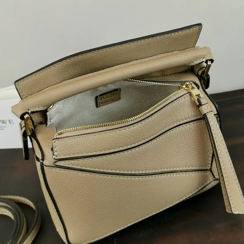 Loewe Bag 2209SW0010