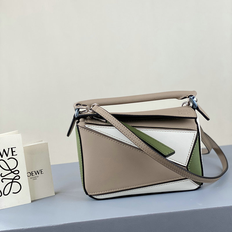 FASH Loewe Bag 2209SW0011