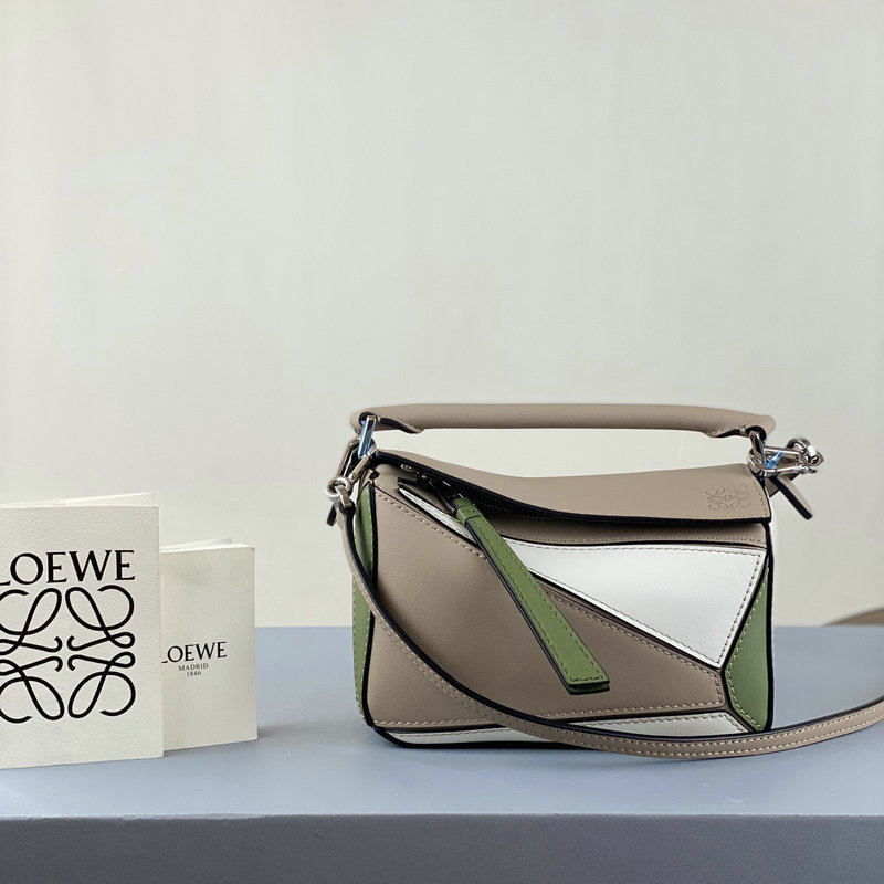 FASH Loewe Bag 2209SW0011