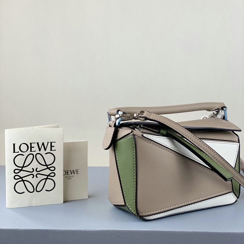 FASH Loewe Bag 2209SW0011