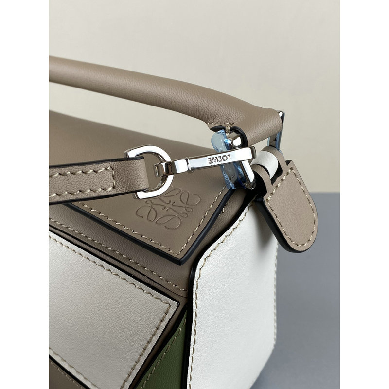 FASH Loewe Bag 2209SW0011