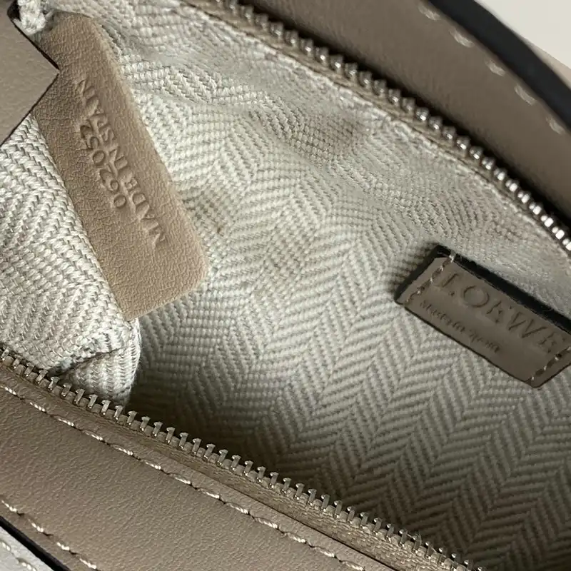 Loewe Bag 2209SW0011