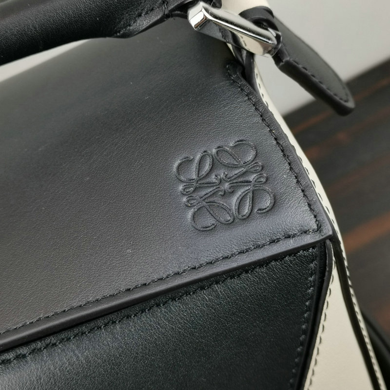 Loewe Bag 2209SW0016