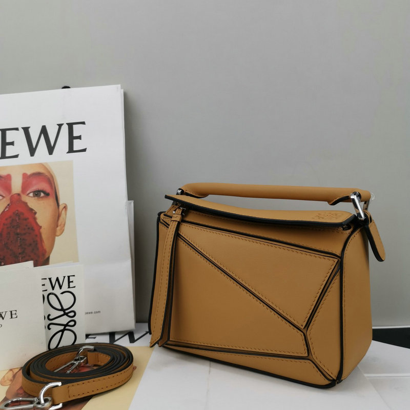 Loewe Bag 2209SW0017