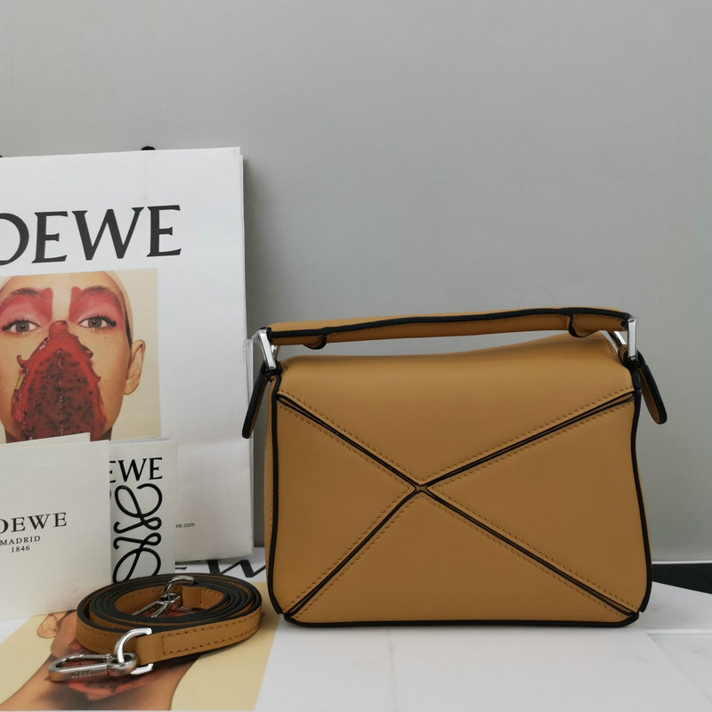 Loewe Bag 2209SW0017