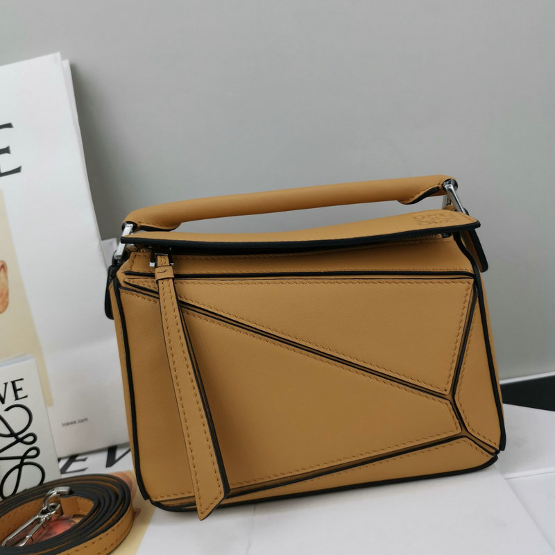 Loewe Bag 2209SW0017