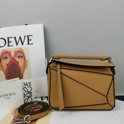 FASH Loewe Bag 2209SW0017