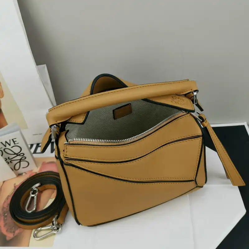 Loewe Bag 2209SW0017