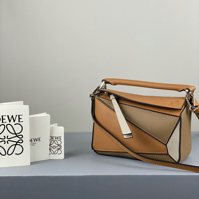 FASH Loewe Bag 2209SW0018