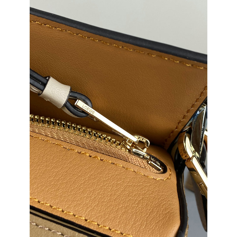 FASH Loewe Bag 2209SW0018