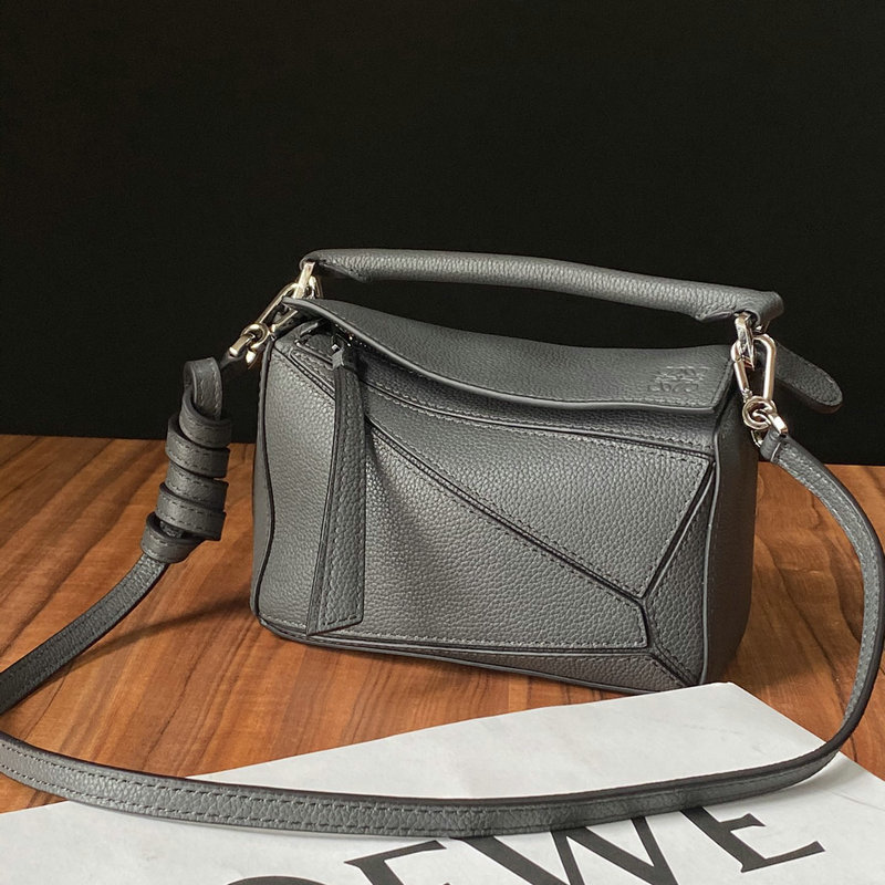 FASH Loewe Bag 2209SW0019