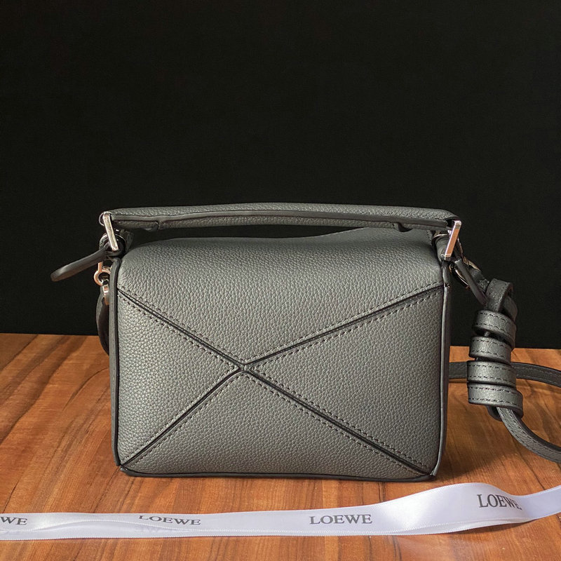 FASH Loewe Bag 2209SW0019