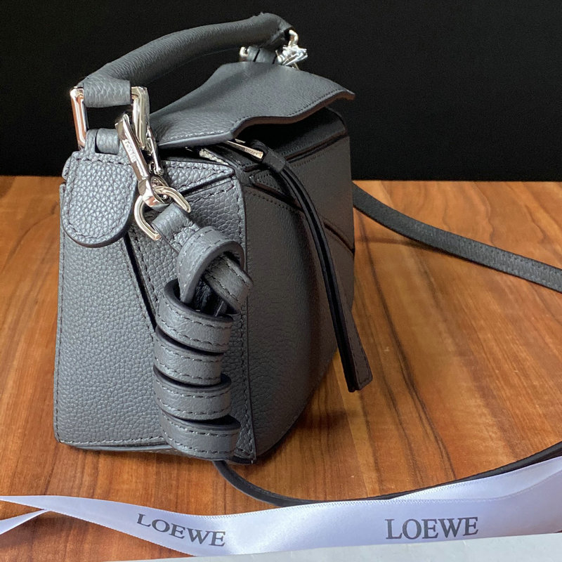 FASH Loewe Bag 2209SW0019