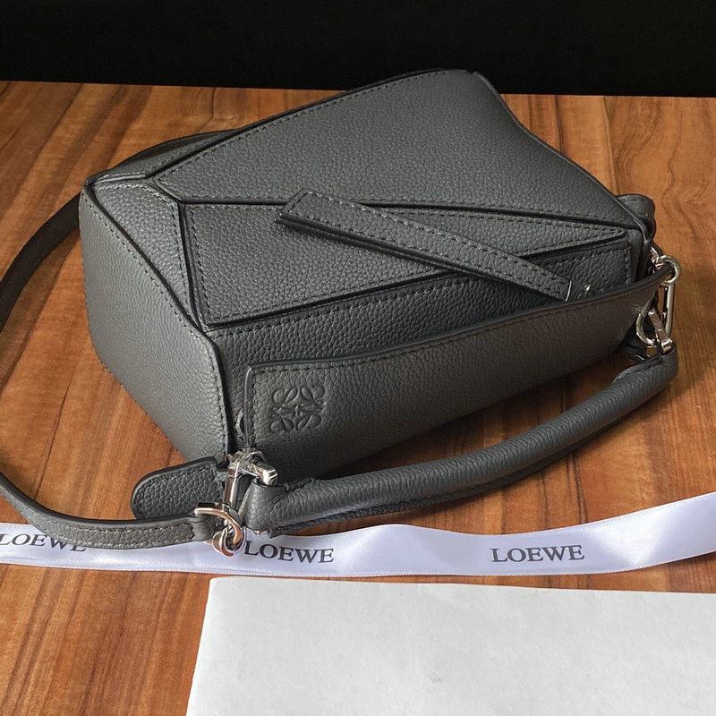 FASH Loewe Bag 2209SW0019