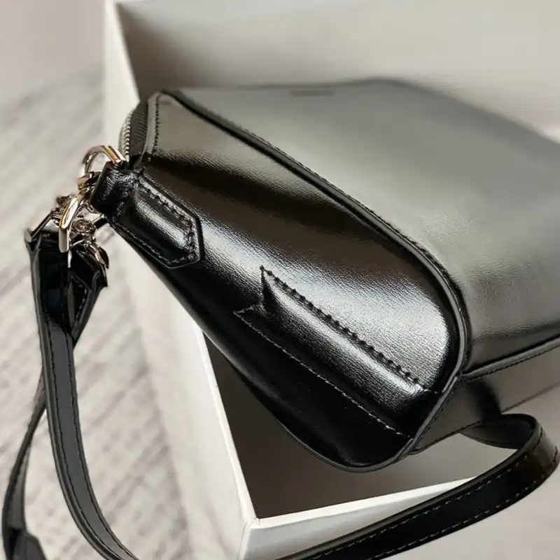 Givenchy Bag 2209SW0022