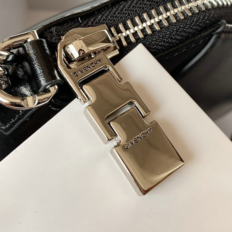 FASH Givenchy Bag 2209SW0022