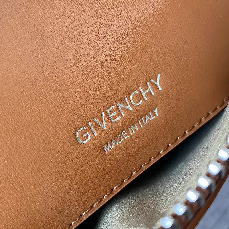 Givenchy Bag 2209SW0024