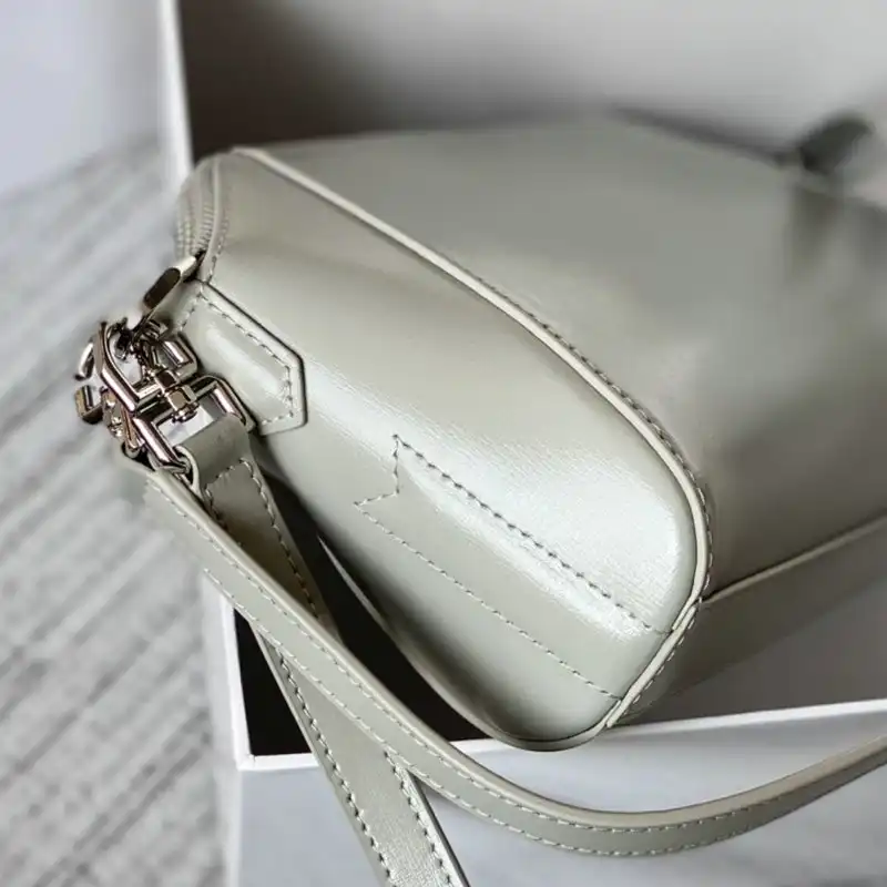 Givenchy Bag 2209SW0026