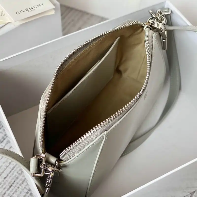 Fashionrep Givenchy Bag 2209SW0026