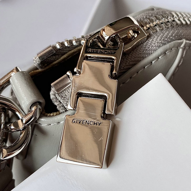 FASH Givenchy Bag 2209SW0026