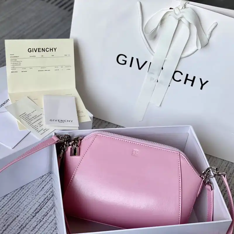 Givenchy Bag 2209SW0027