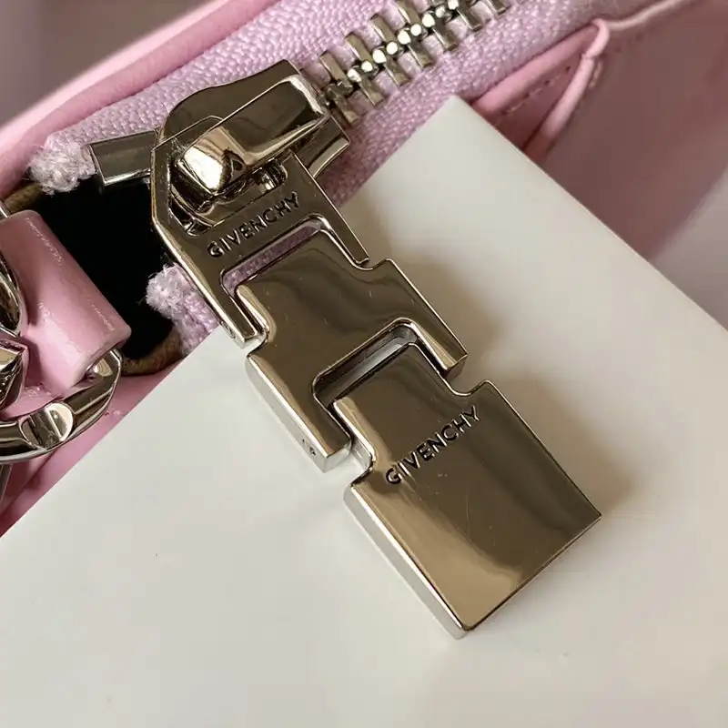 Fashionrep Givenchy Bag 2209SW0027