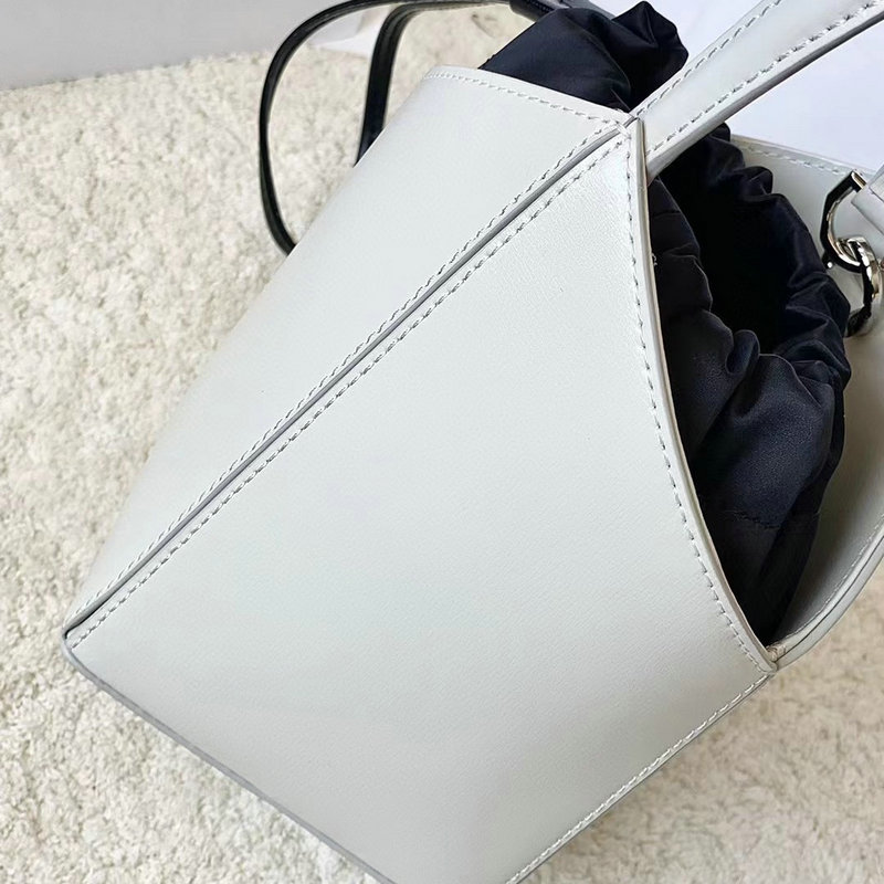 FASH Givenchy Bag 2209SW0031