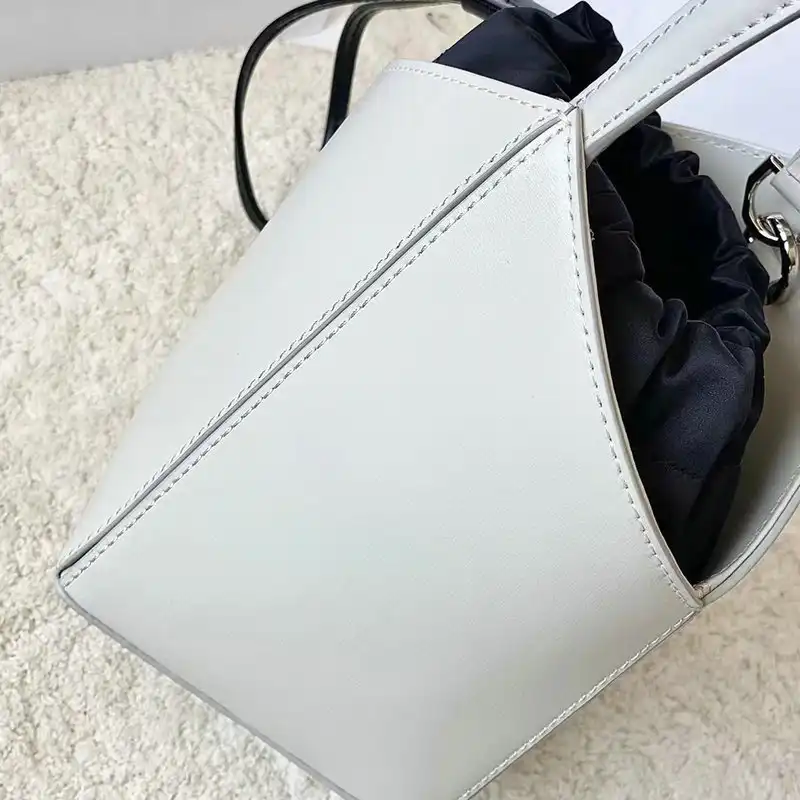 Givenchy Bag 2209SW0031