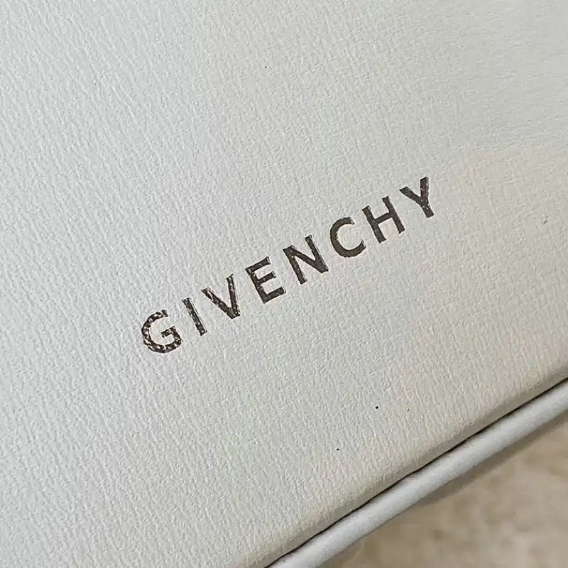 Givenchy Bag 2209SW0031