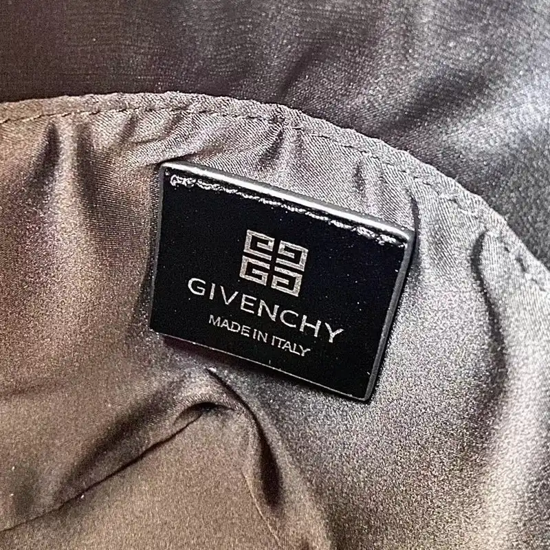 Givenchy Bag 2209SW0032