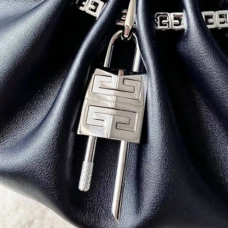 Givenchy Bag 2209SW0033