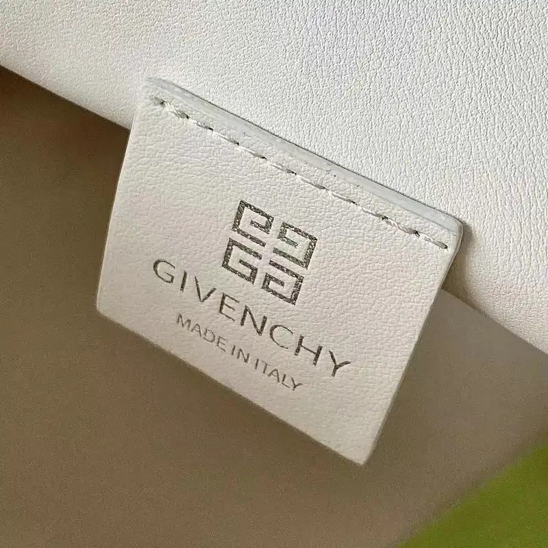 Givenchy Bag 2209SW0035