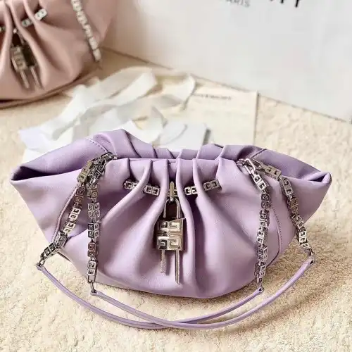 Givenchy Bag 2209SW0037