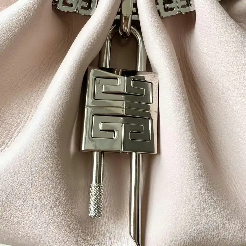 Givenchy Bag 2209SW0038