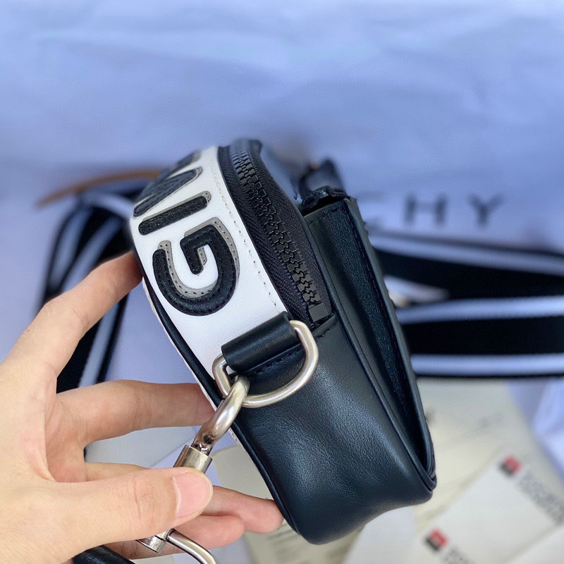 FASH Givenchy Bag 2209SW0039