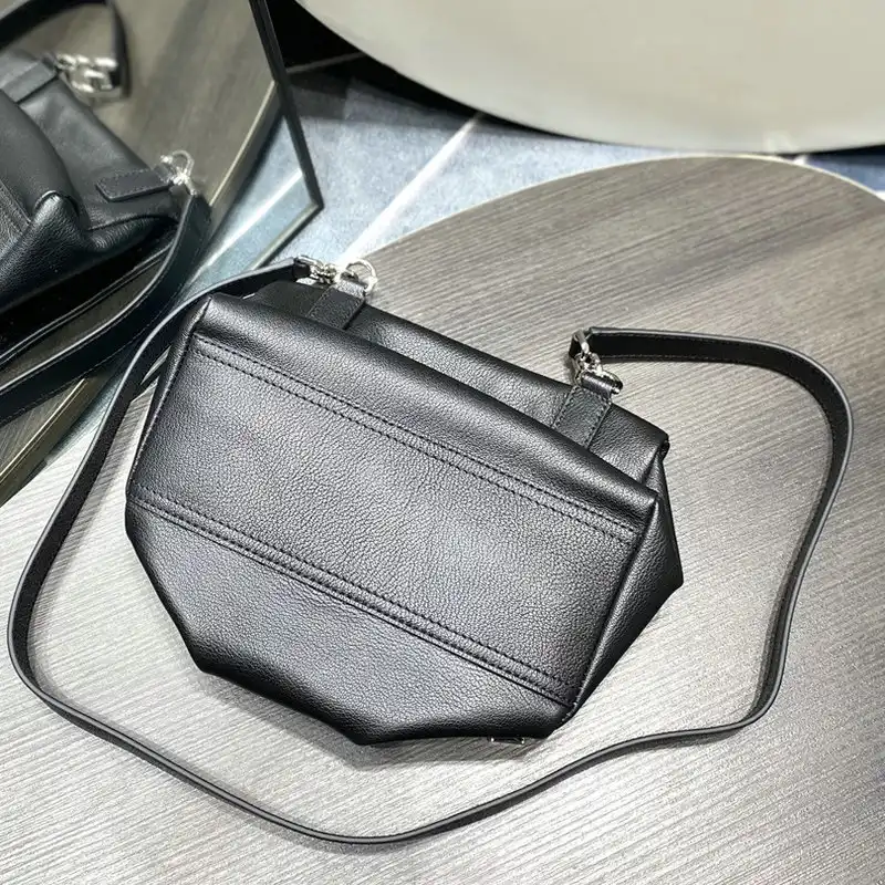 Givenchy Bag 2209SW0042